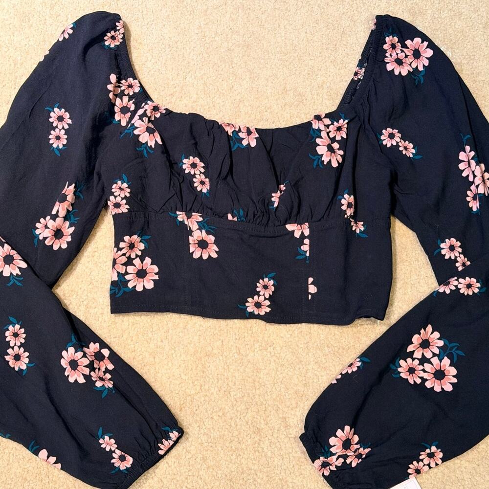 Wild Fable NWT Floral Long Sleeve Crop Top Blouse Navy Blue Size XS